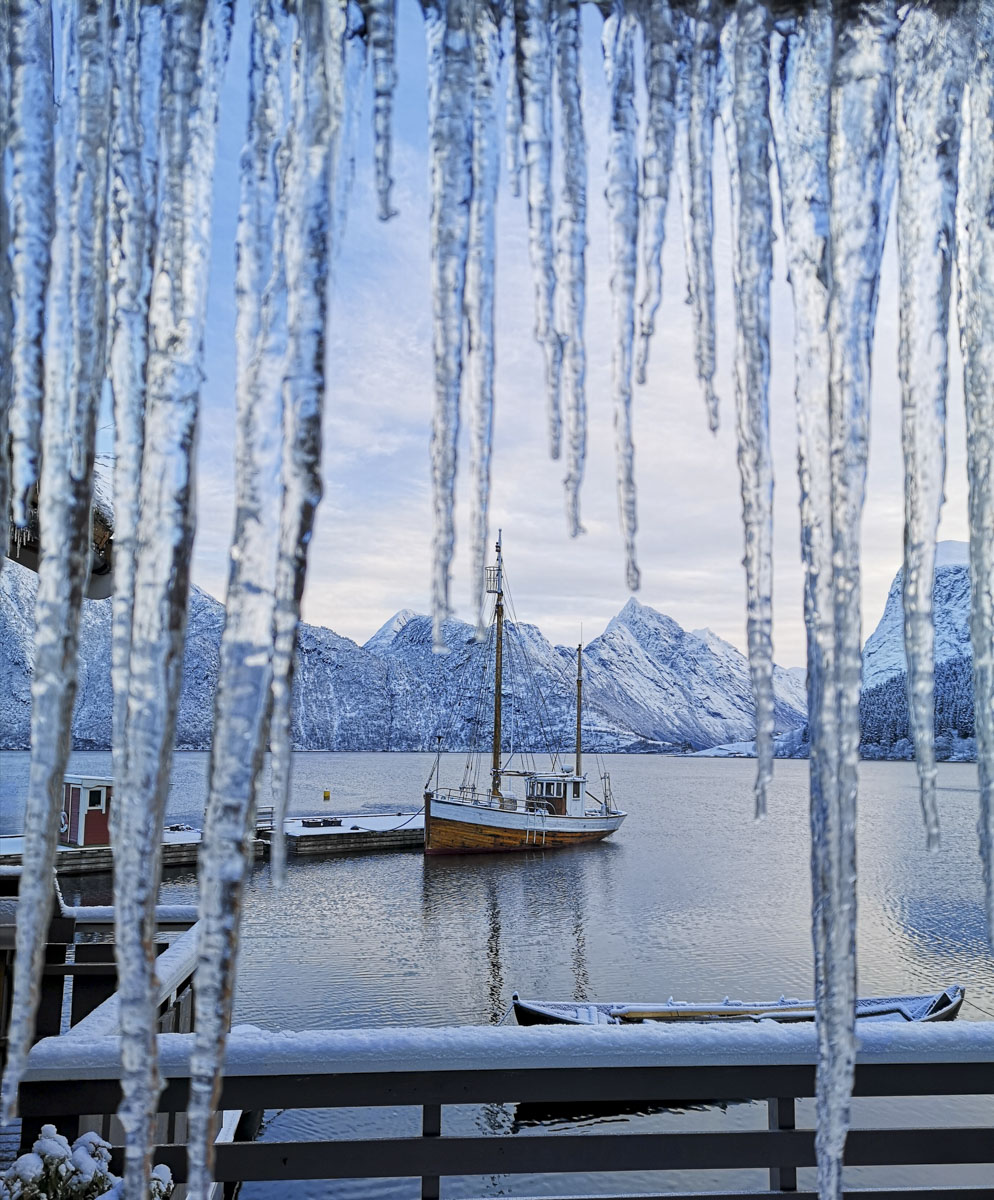 Istapper og utsikt fra Sagafjord Hotel